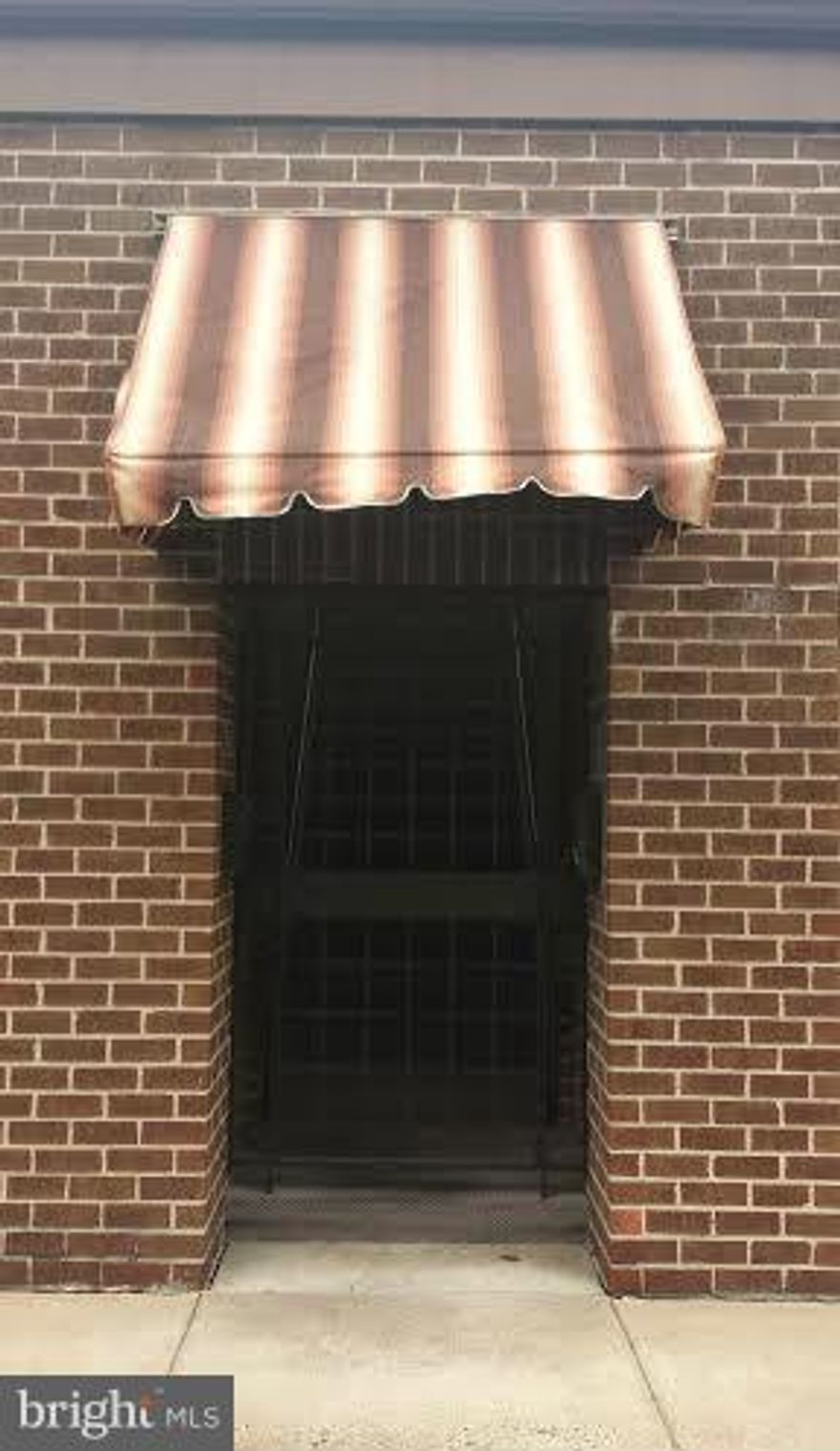 2nd floor 2&den condo in upper Park Heights area. Enter into your garage without leaving the building. private balcony with over 300 square ft. w/storage . Living room is  spacious with a fireplace. flooring through out the home. There are many great uses for the den area such as entertaining, home office, library or exercise room. The kitchen includes ample appliances, pantry and view to outside.