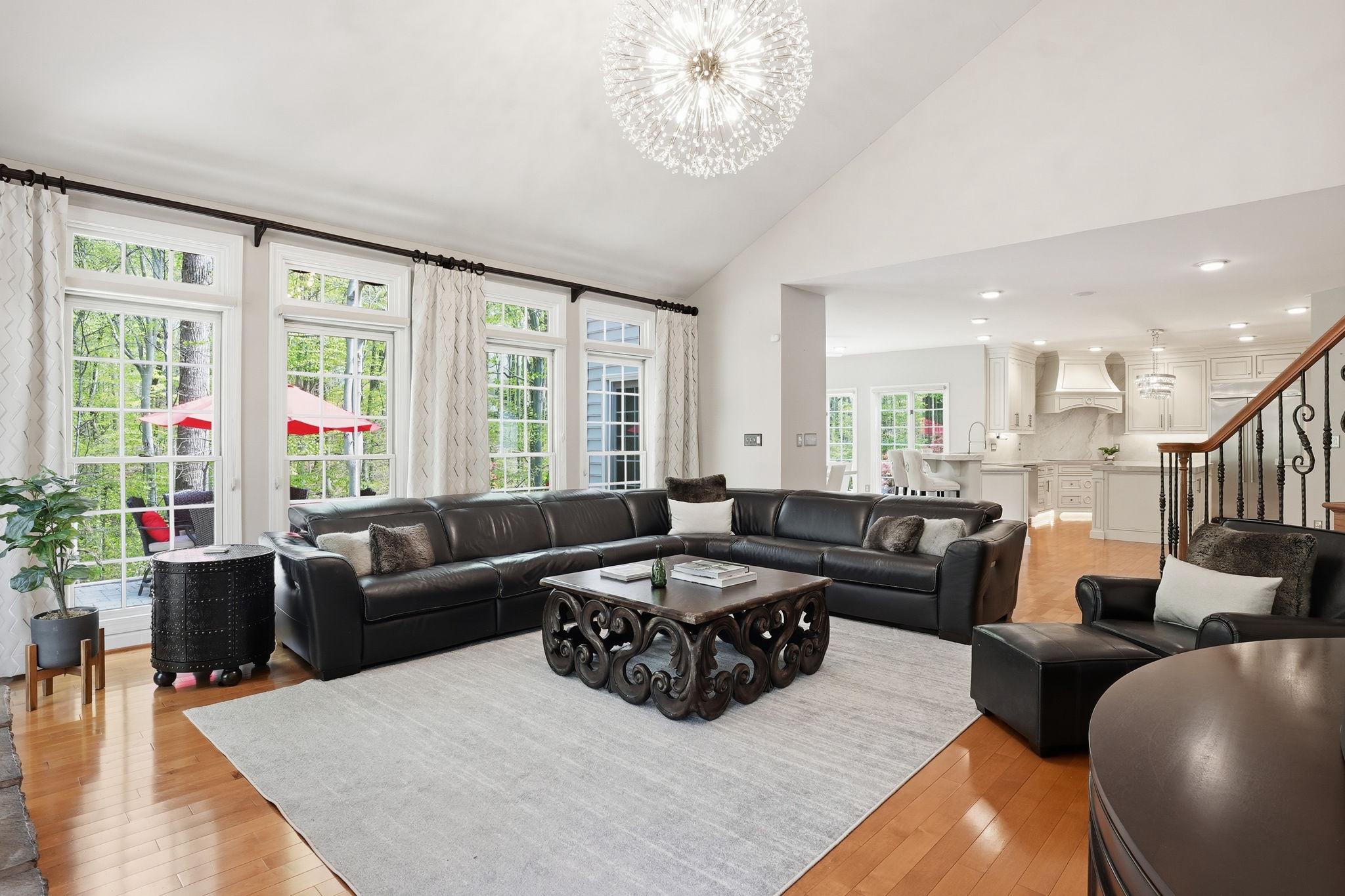 SOUTH RIVER COLONY - Residential