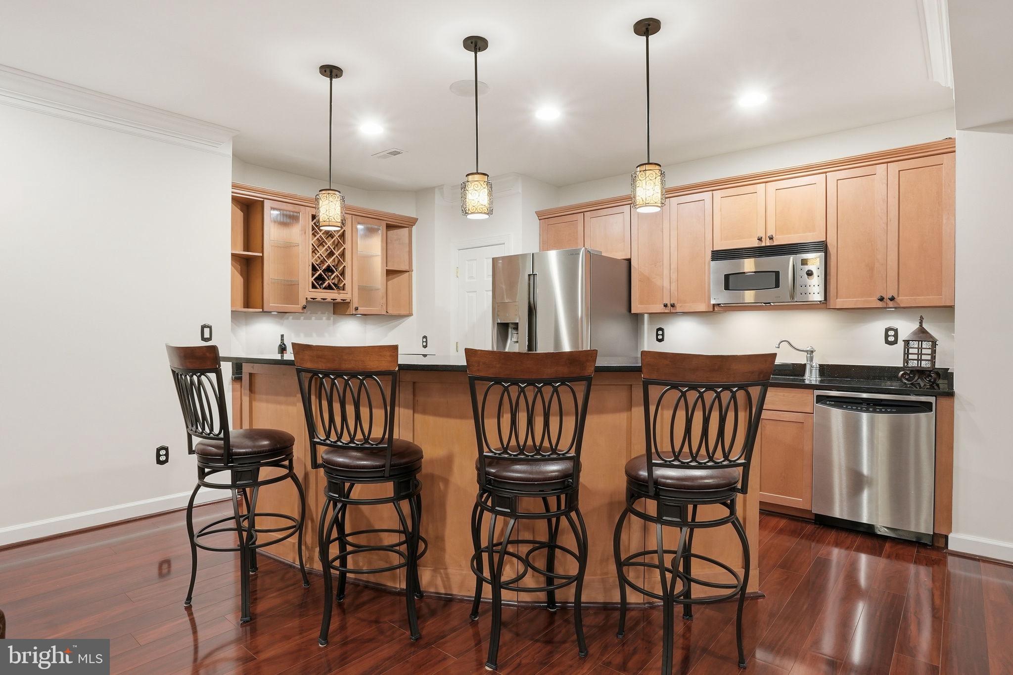 SOUTH RIVER COLONY - Residential