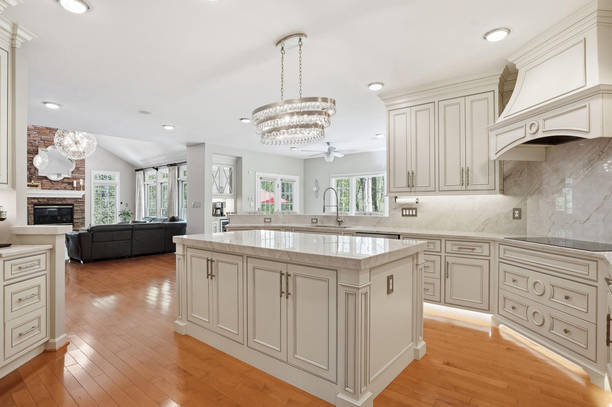 SOUTH RIVER COLONY - Residential