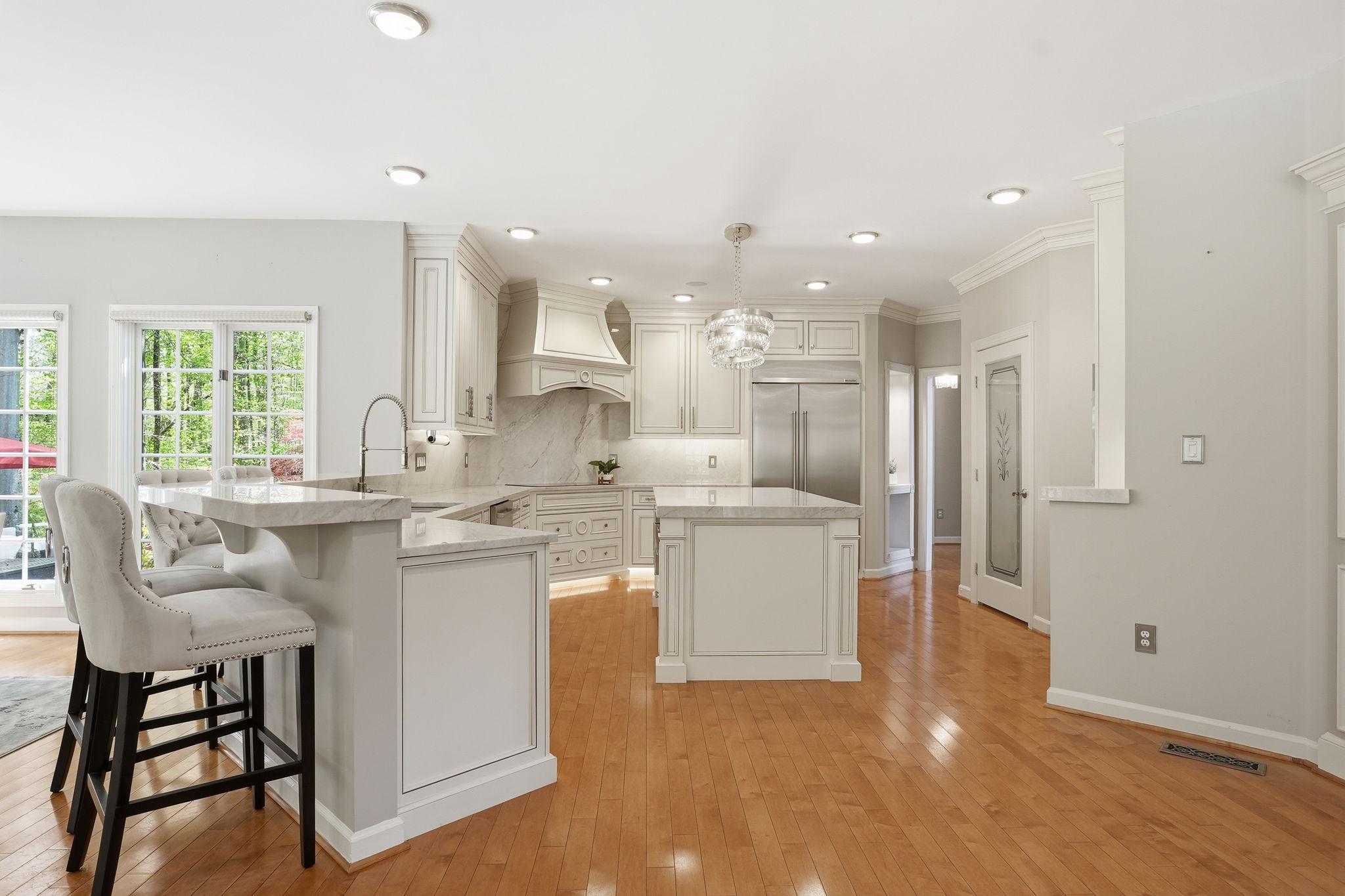 SOUTH RIVER COLONY - Residential