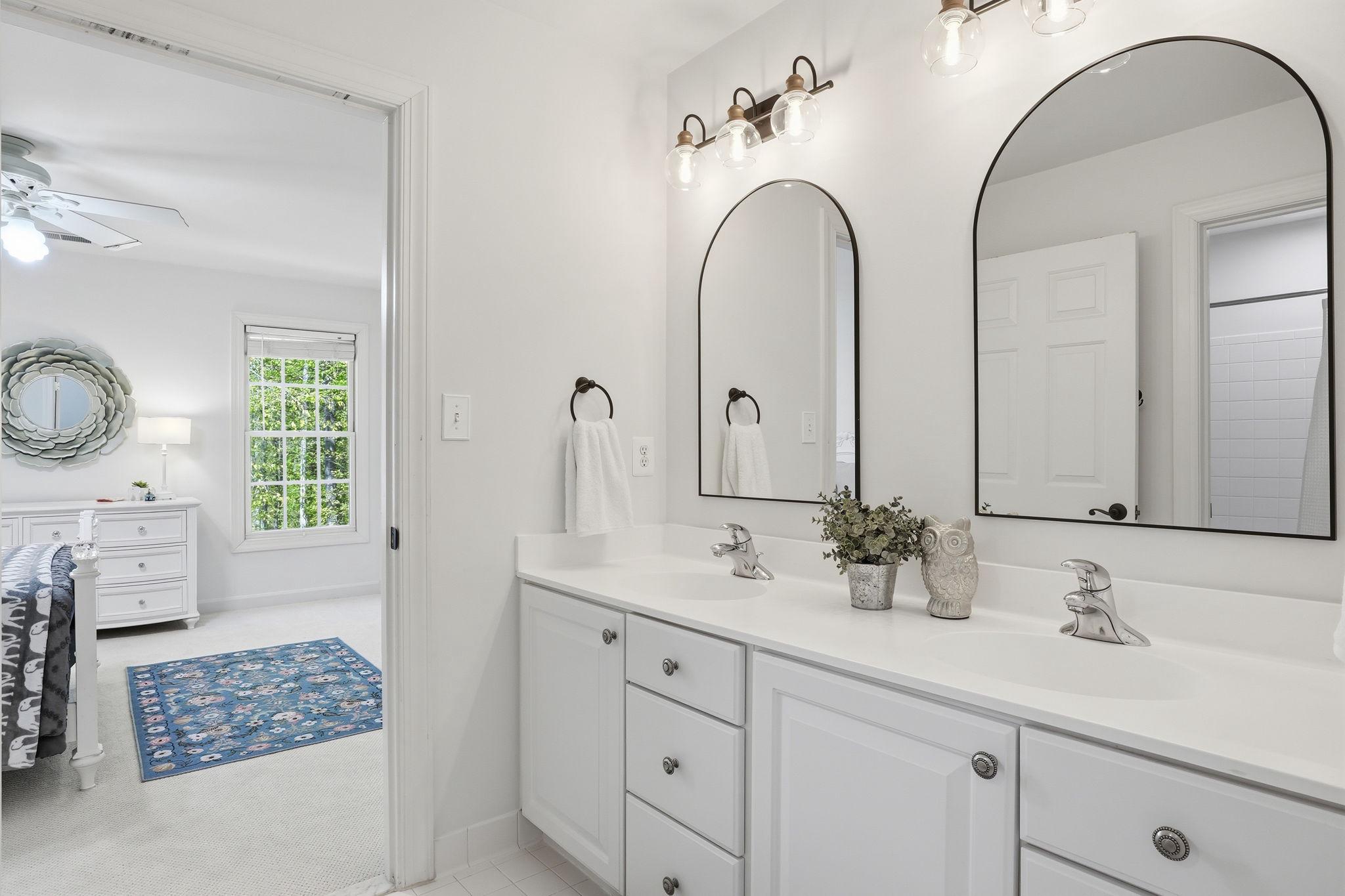 SOUTH RIVER COLONY - Residential