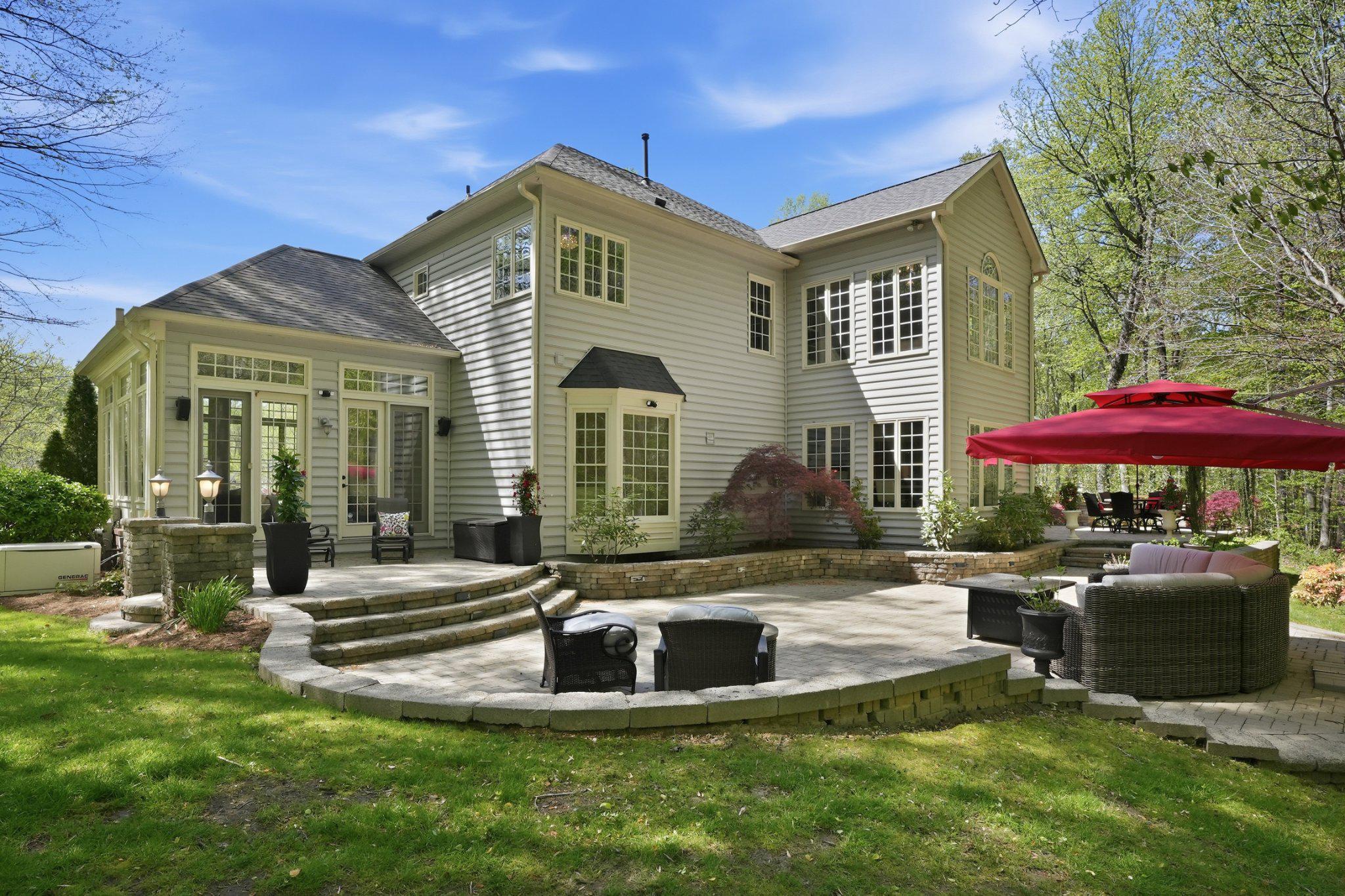 SOUTH RIVER COLONY - Residential