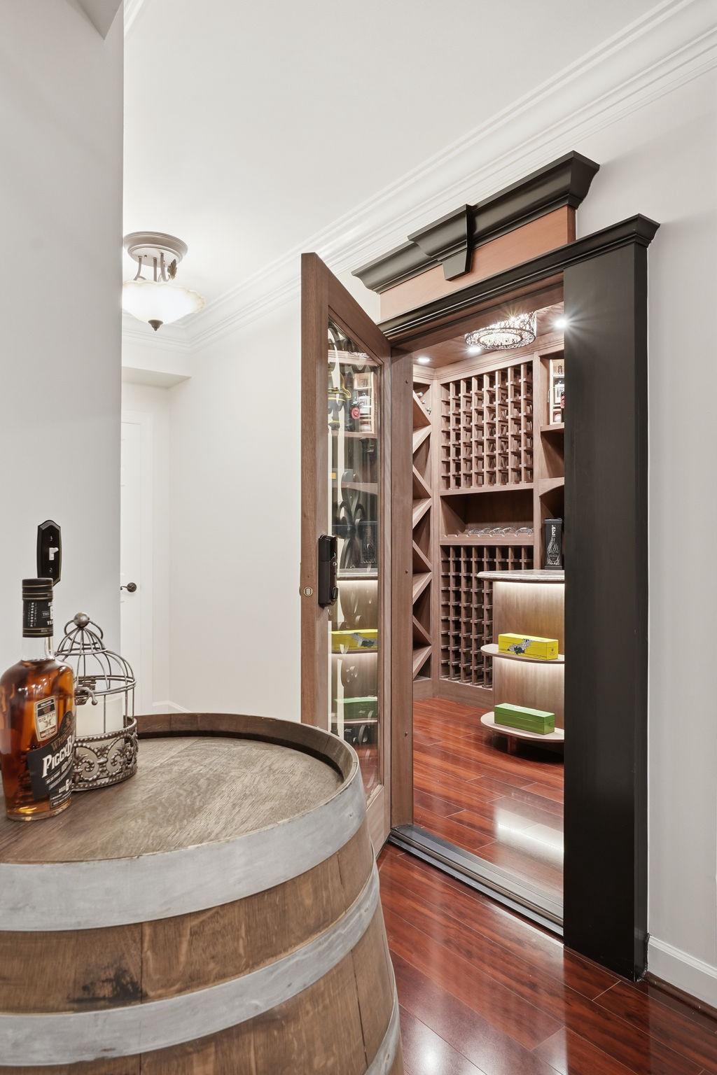 SOUTH RIVER COLONY - Residential