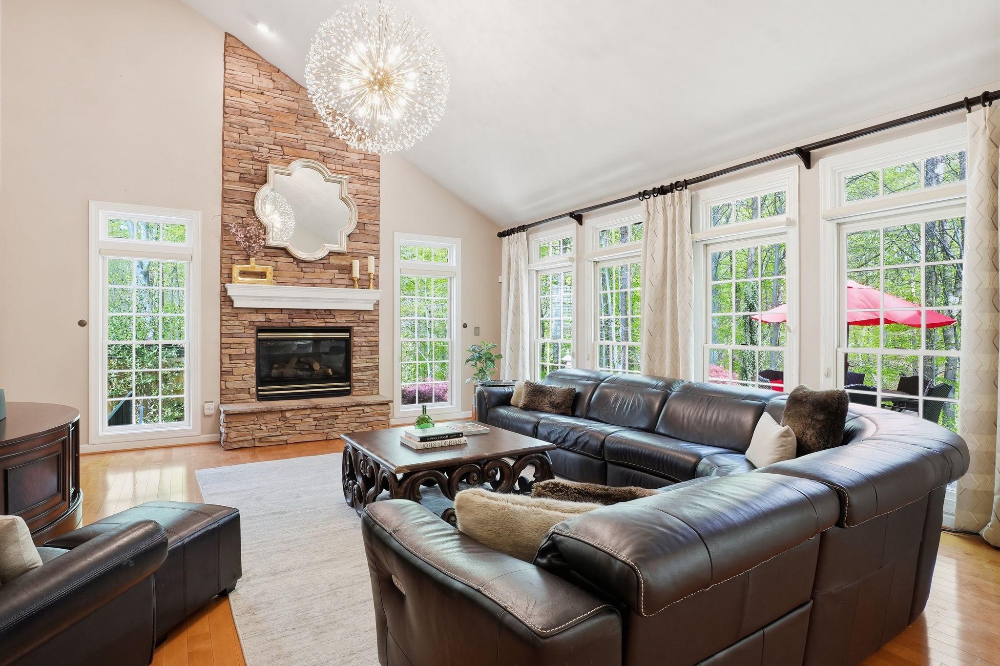 SOUTH RIVER COLONY - Residential