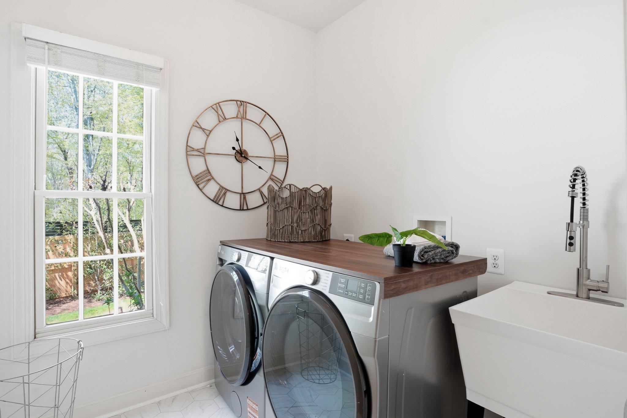 SOUTH RIVER COLONY - Residential