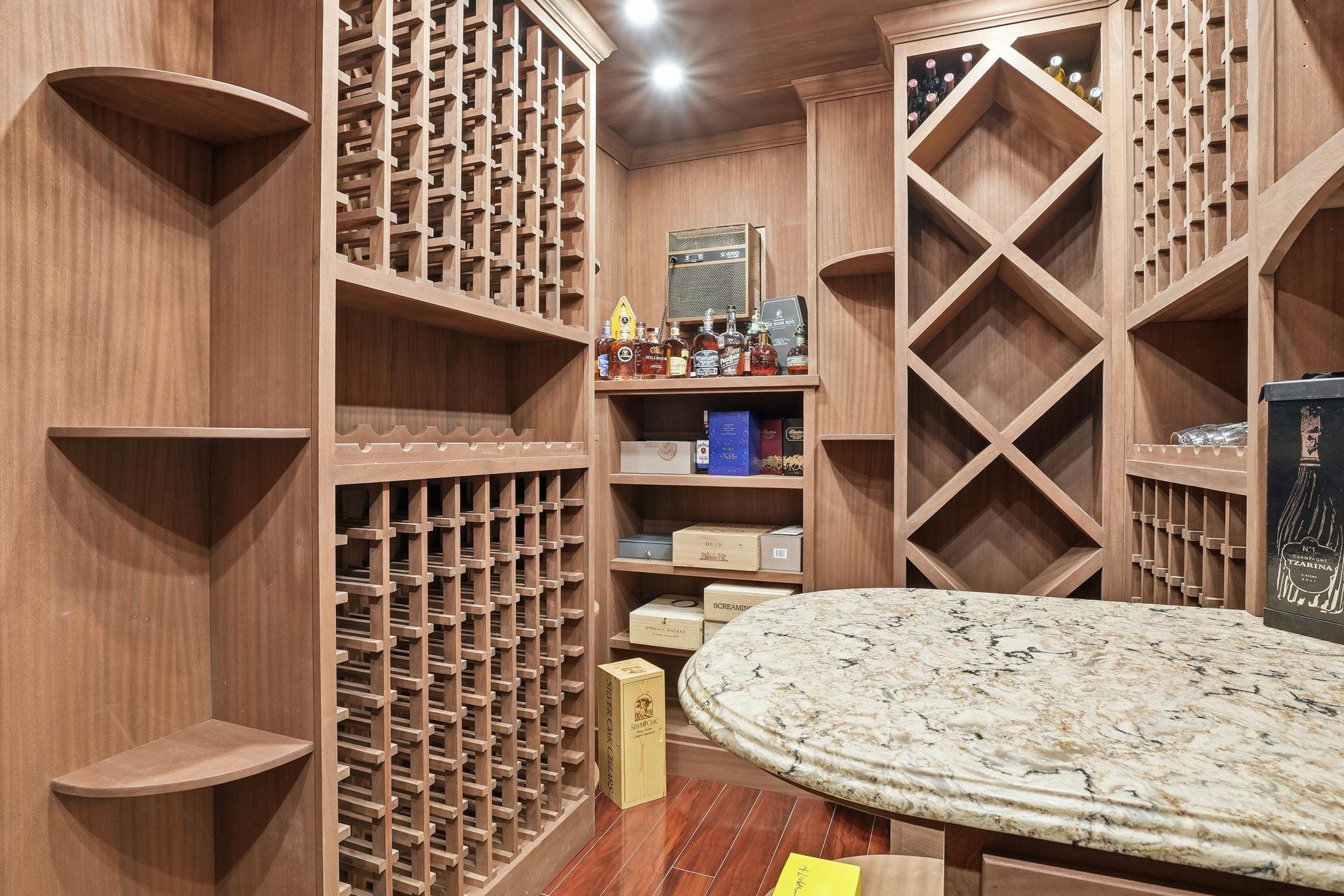 SOUTH RIVER COLONY - Residential