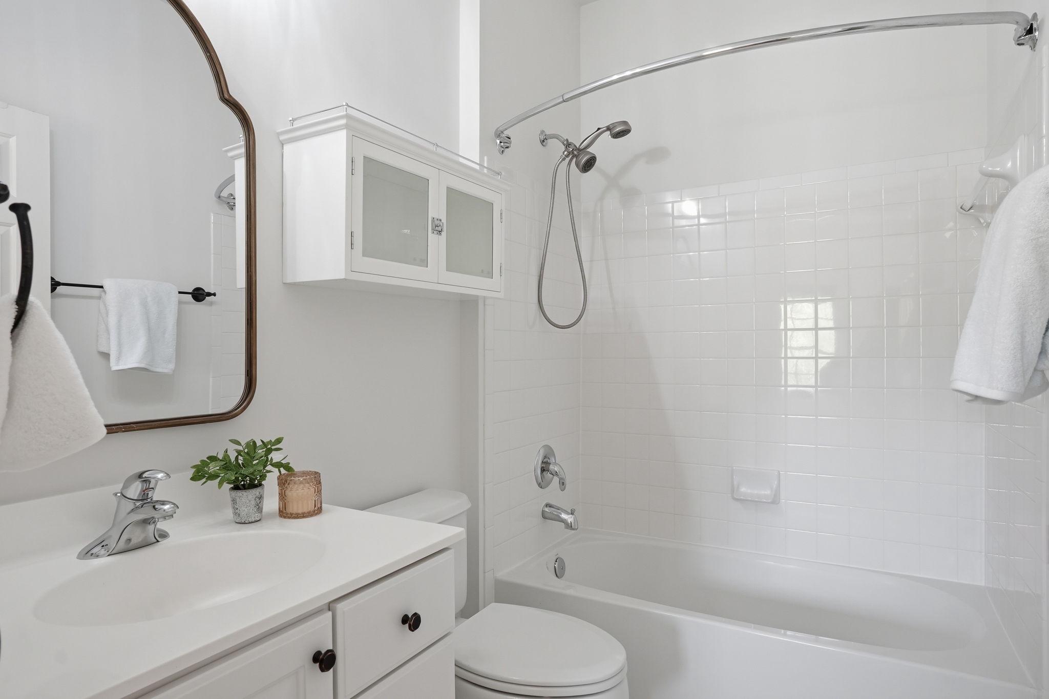 SOUTH RIVER COLONY - Residential