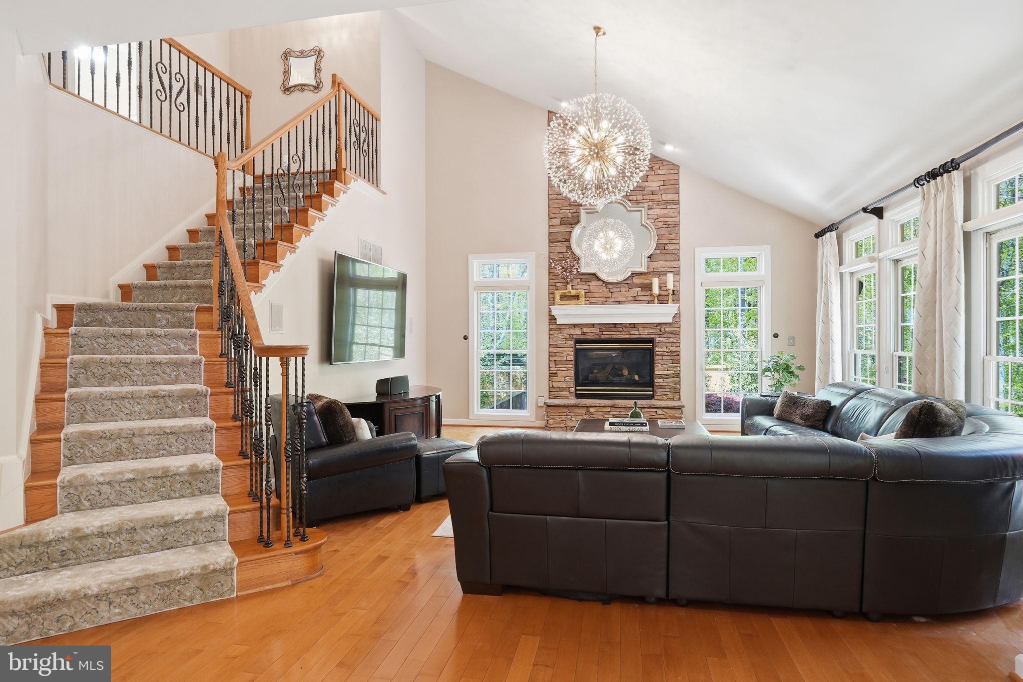 SOUTH RIVER COLONY - Residential