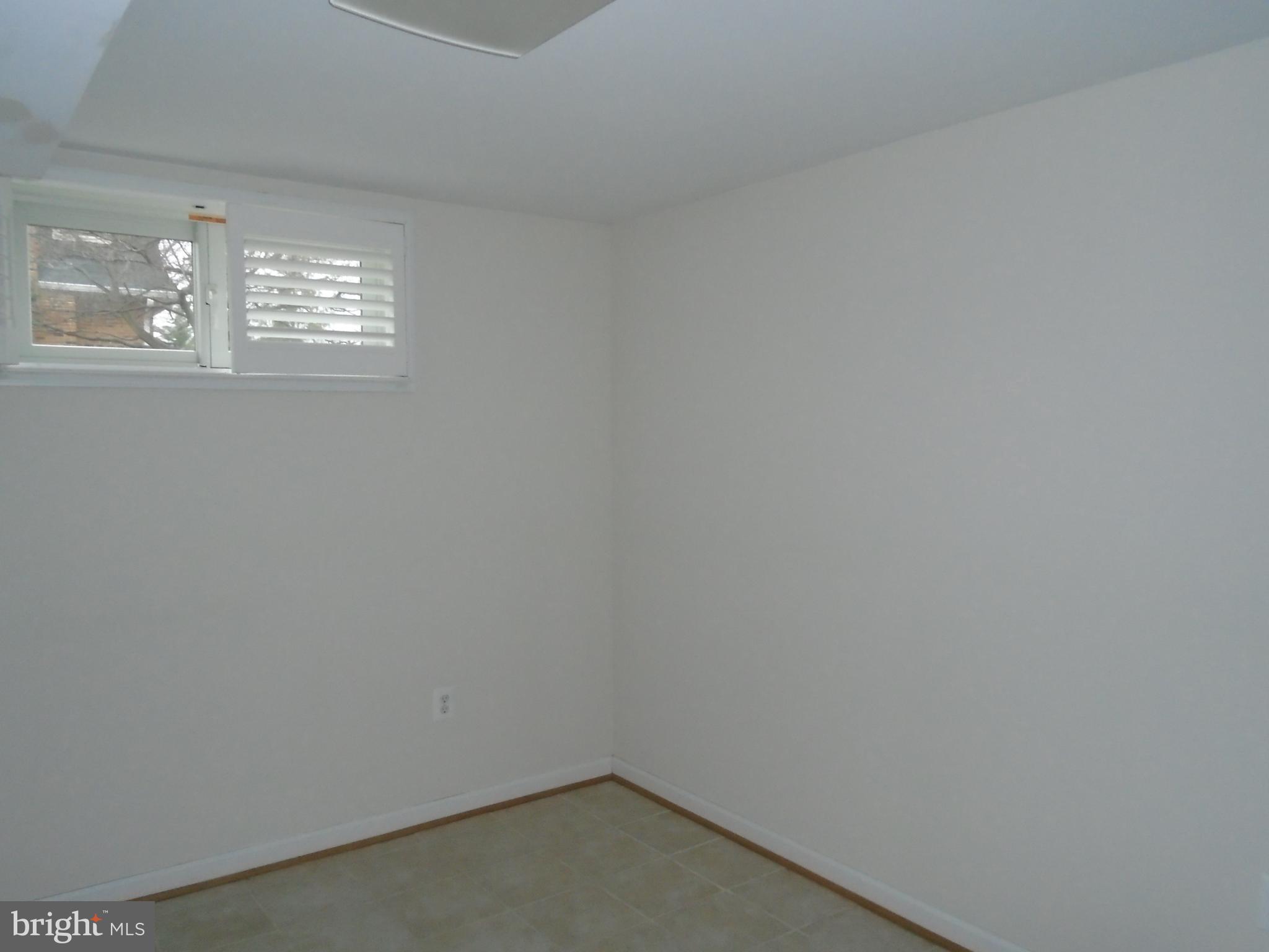 CLEMENS CROSSING - Residential Lease