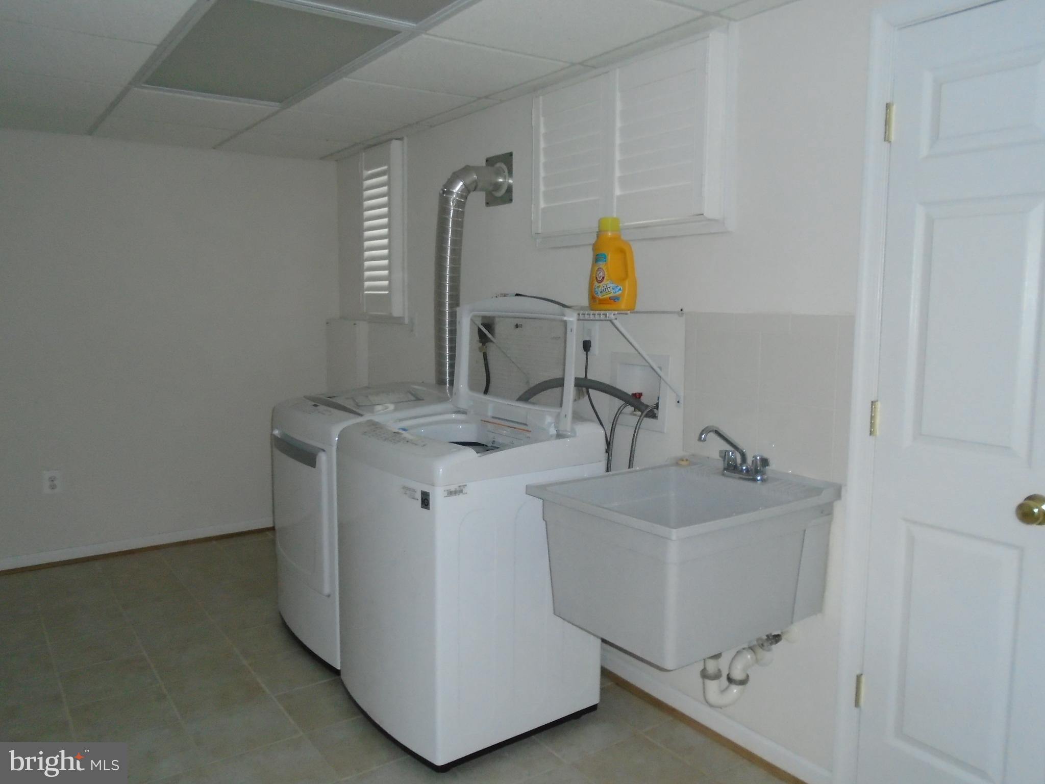 CLEMENS CROSSING - Residential Lease