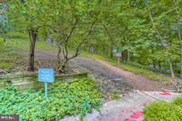 111D CROSS KEYS ROAD 111D