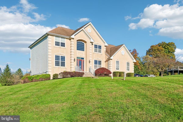 10 BIG TOP DR, LAMBERTVILLE, NJ 08530 - Image b2a5ac5b6be24506cebd2a78d3a0bc2c/4177930799