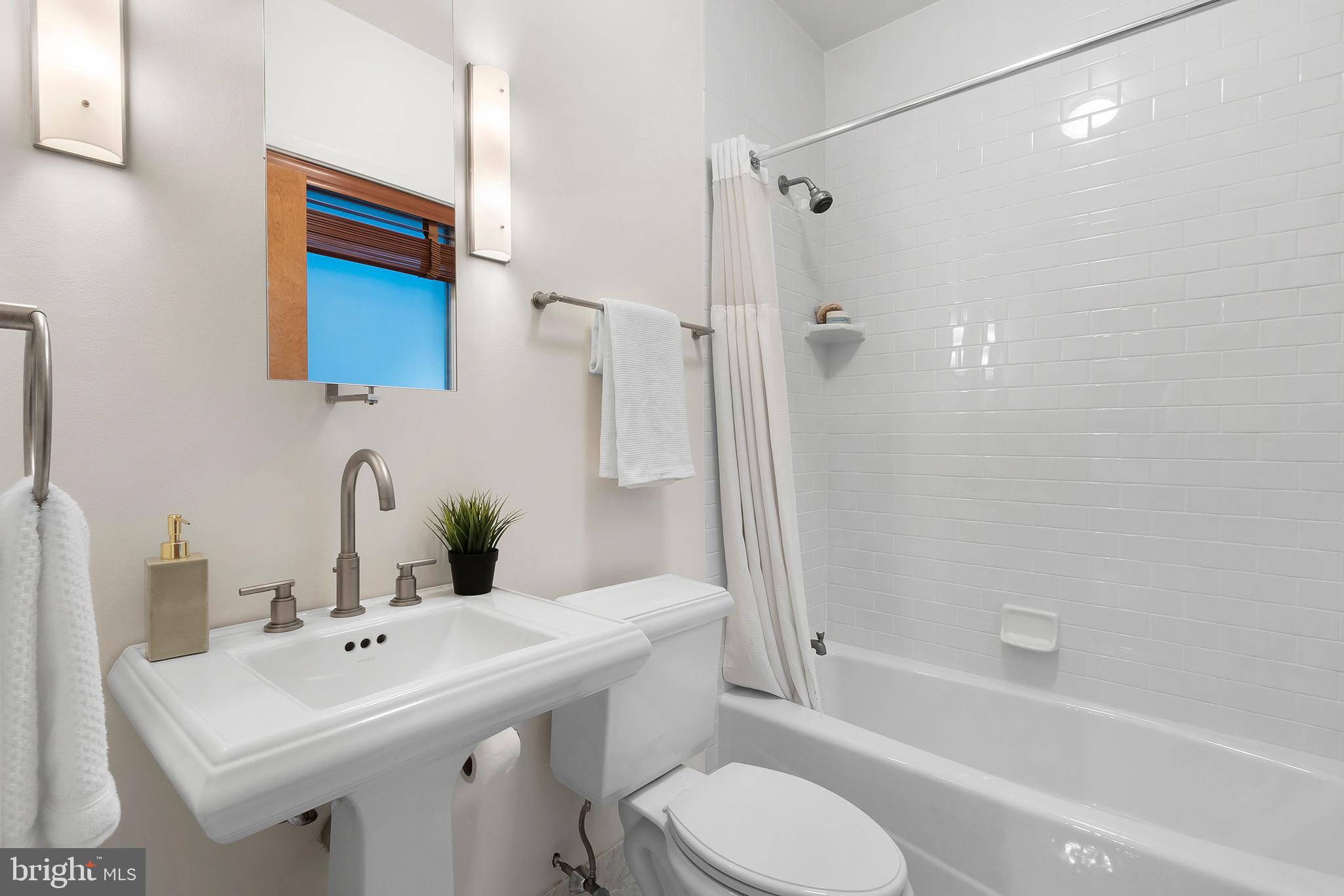 WASHINGTON SQ WEST - Residential