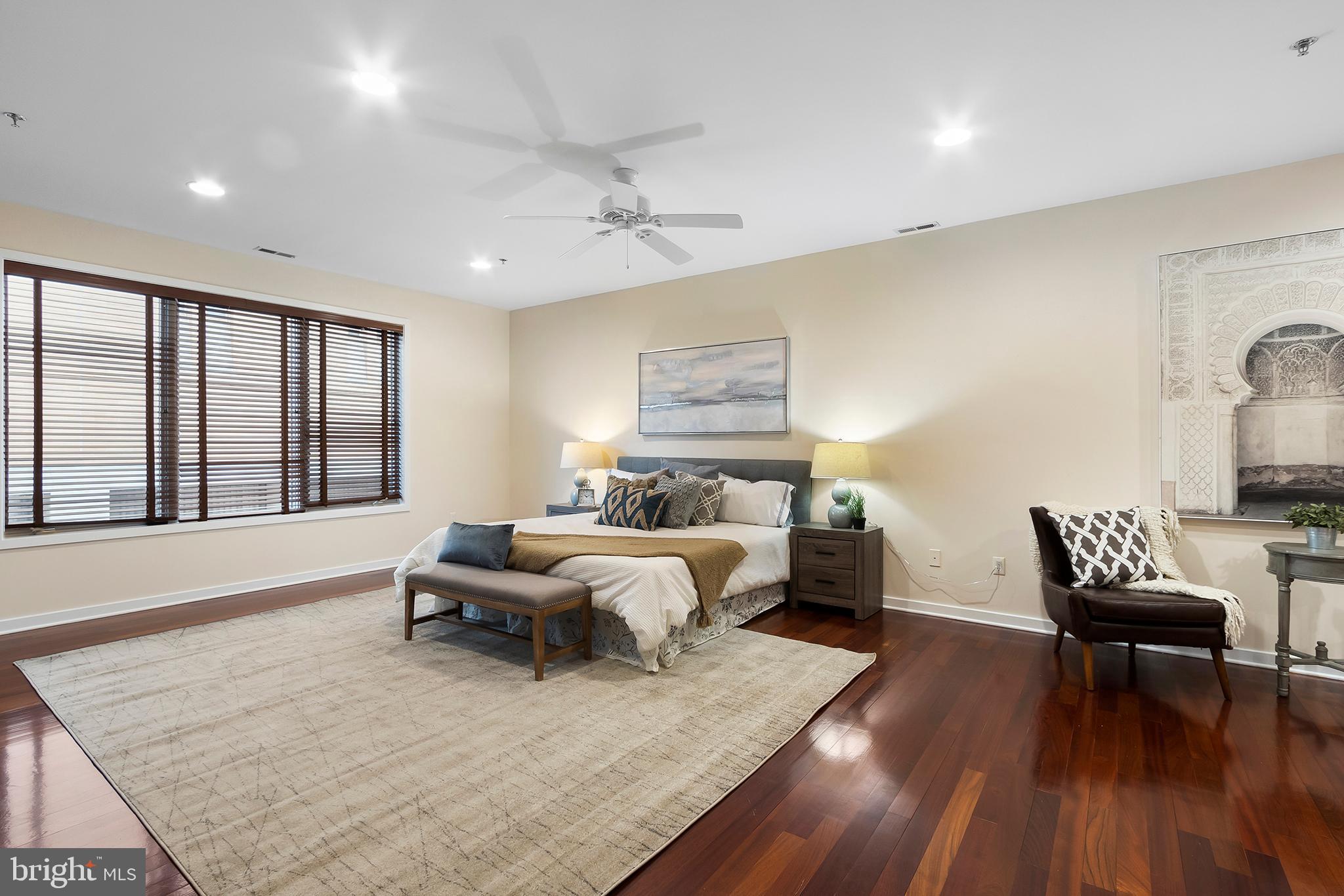 WASHINGTON SQ WEST - Residential