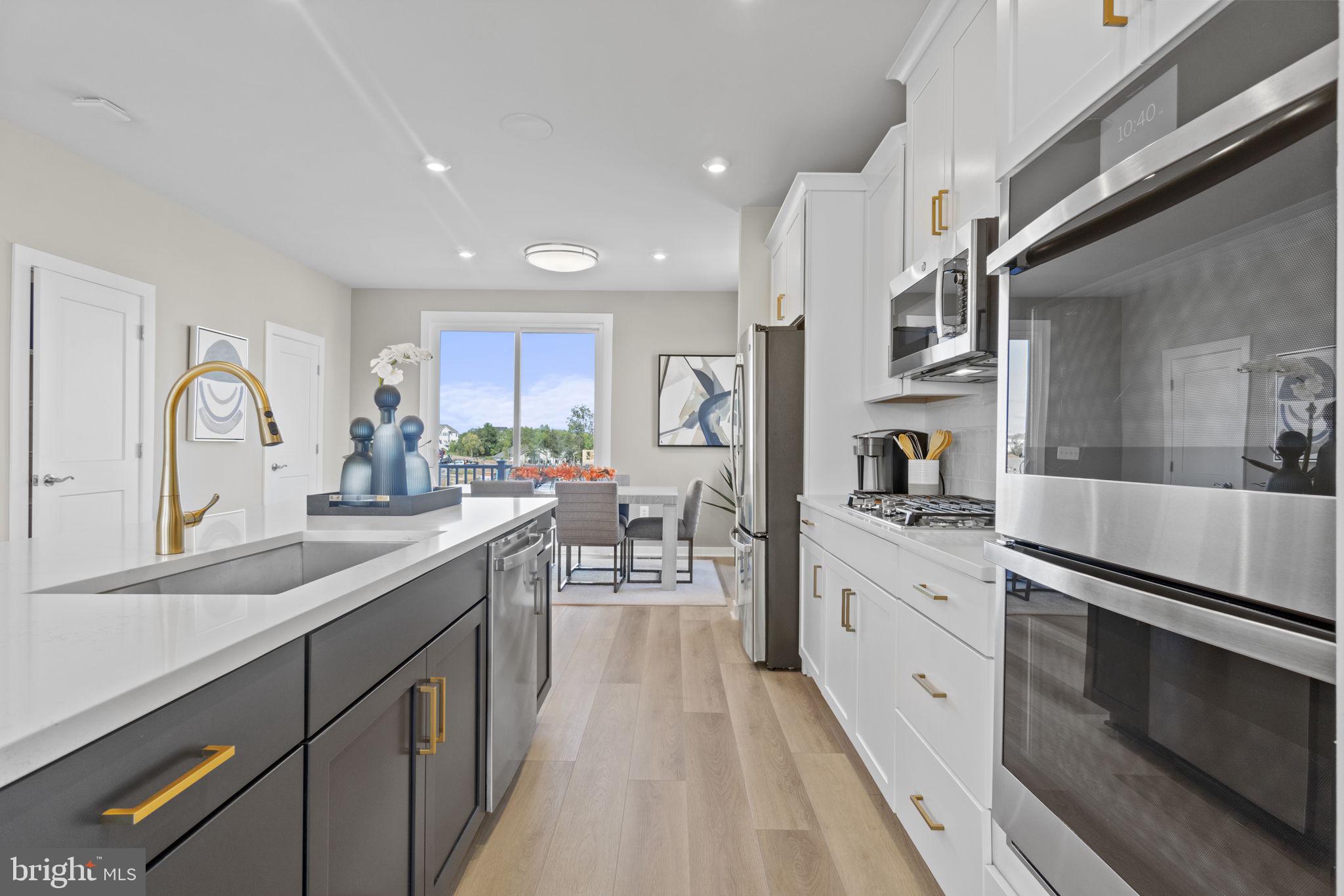 ARCOLA TOWN CENTER - Residential