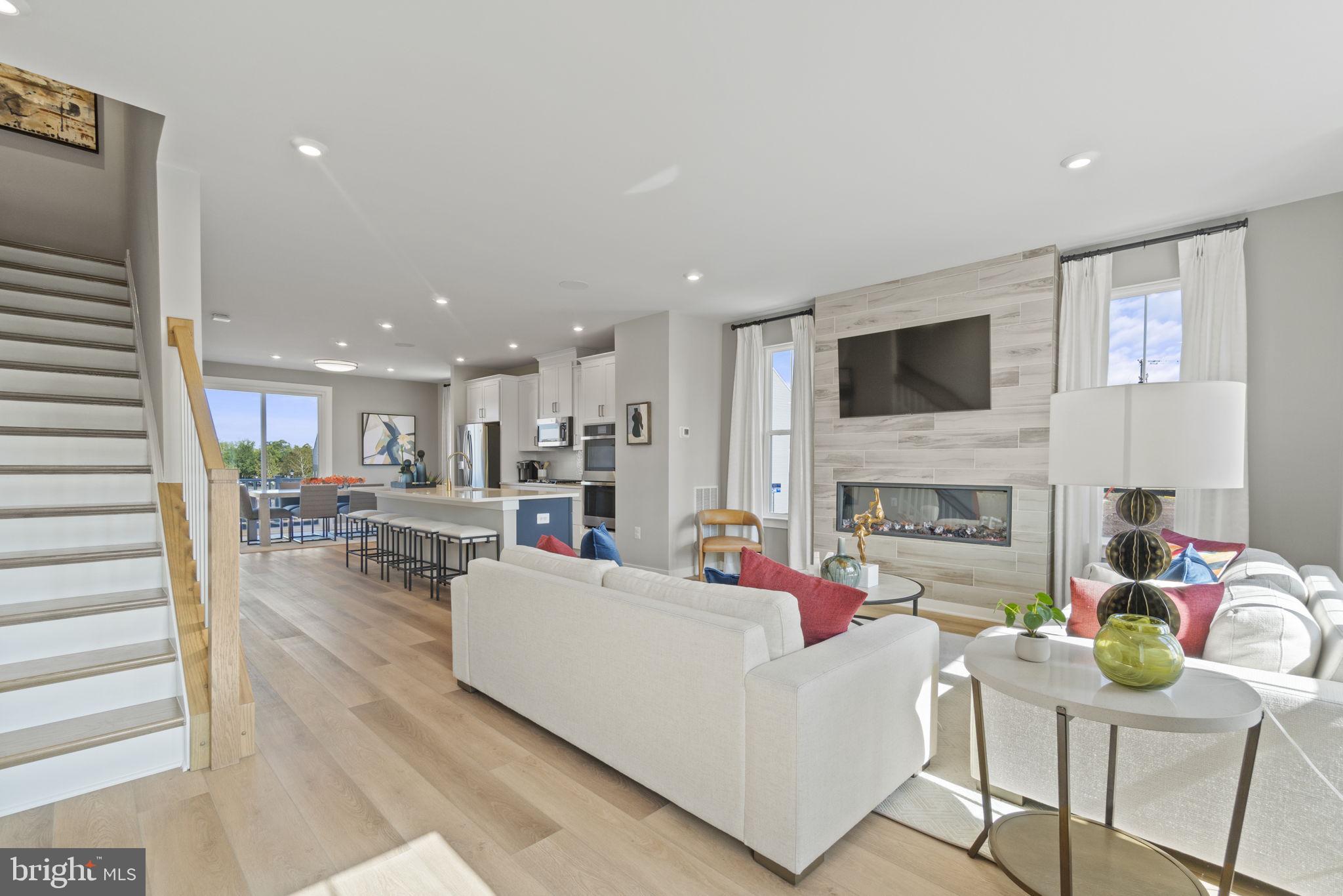 ARCOLA TOWN CENTER - Residential