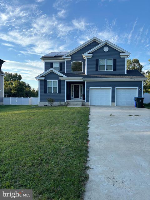 Homes For Sale - 11 Beechwood Avenue<br/> BURLINGTON, NJ 08016