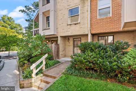 1641 KENWOOD AVENUE ALEXANDRIA VA 22302