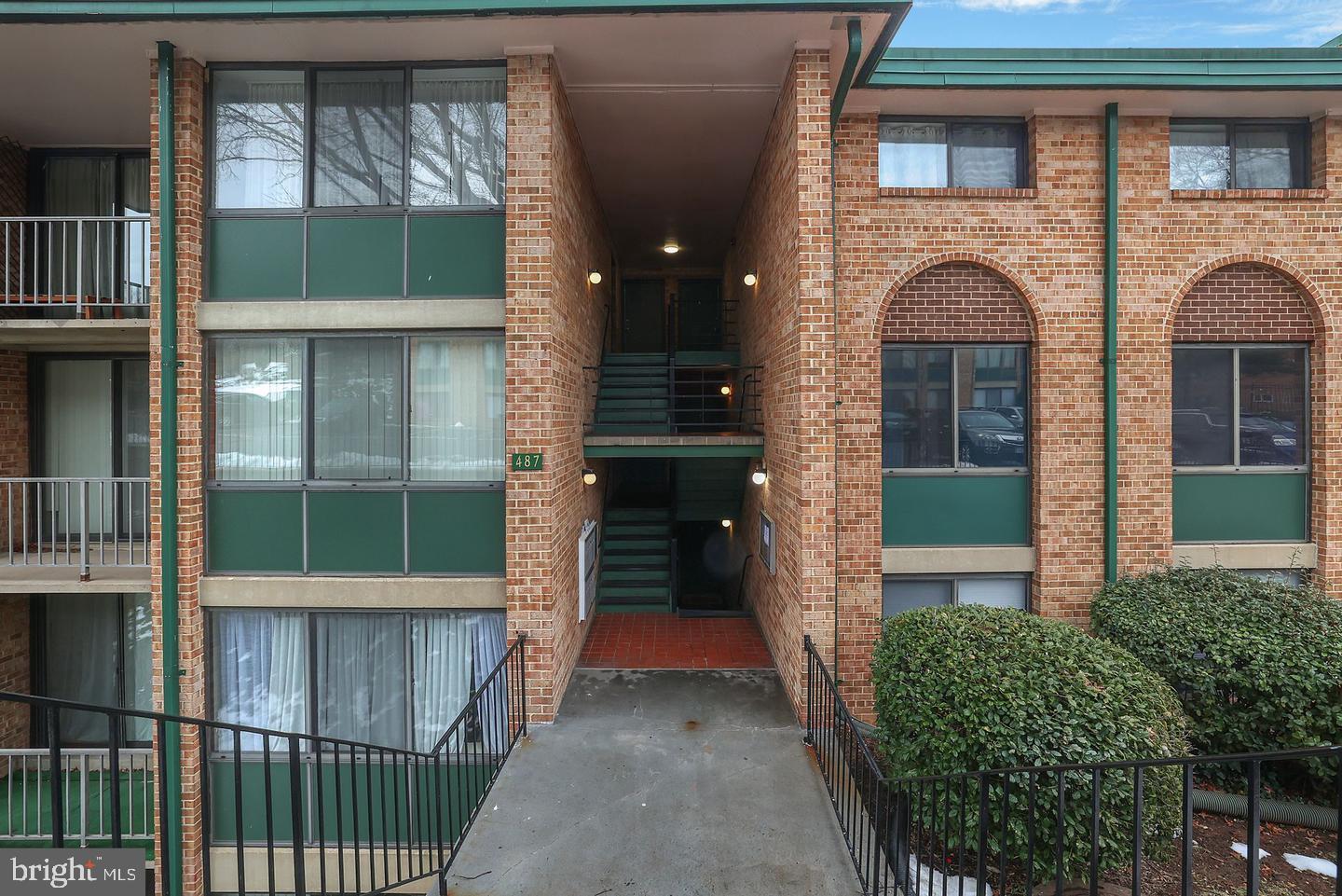 487 N ARMISTEAD STREET 301