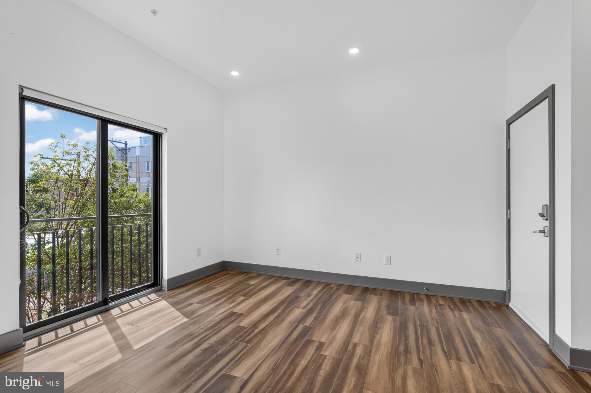 1935 E HAZZARD STREET 203