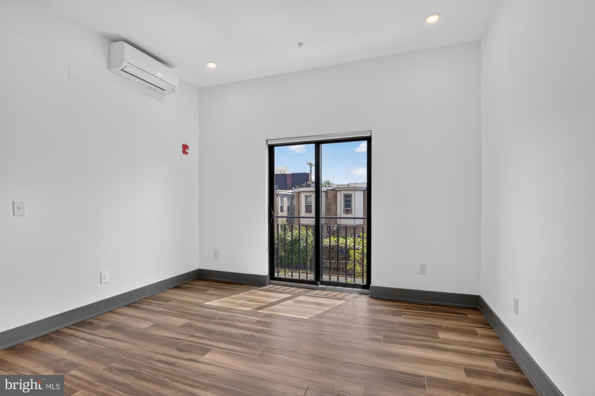 1935 E HAZZARD STREET 203