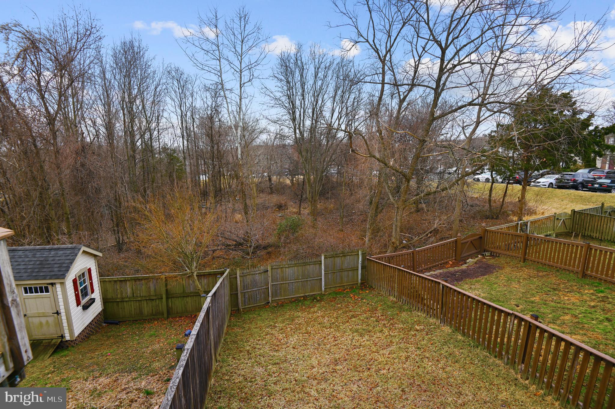 CONSTANT FRIENDSHIP - Residential