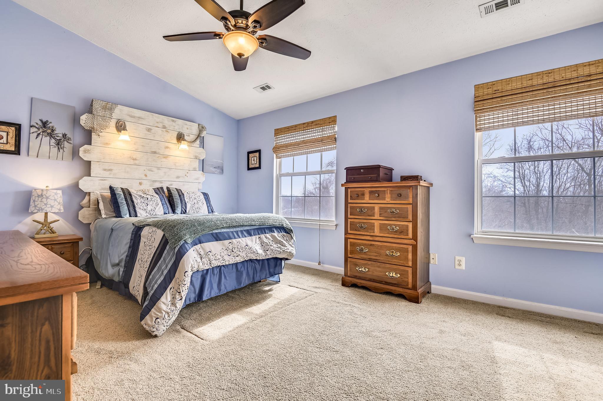 CONSTANT FRIENDSHIP - Residential