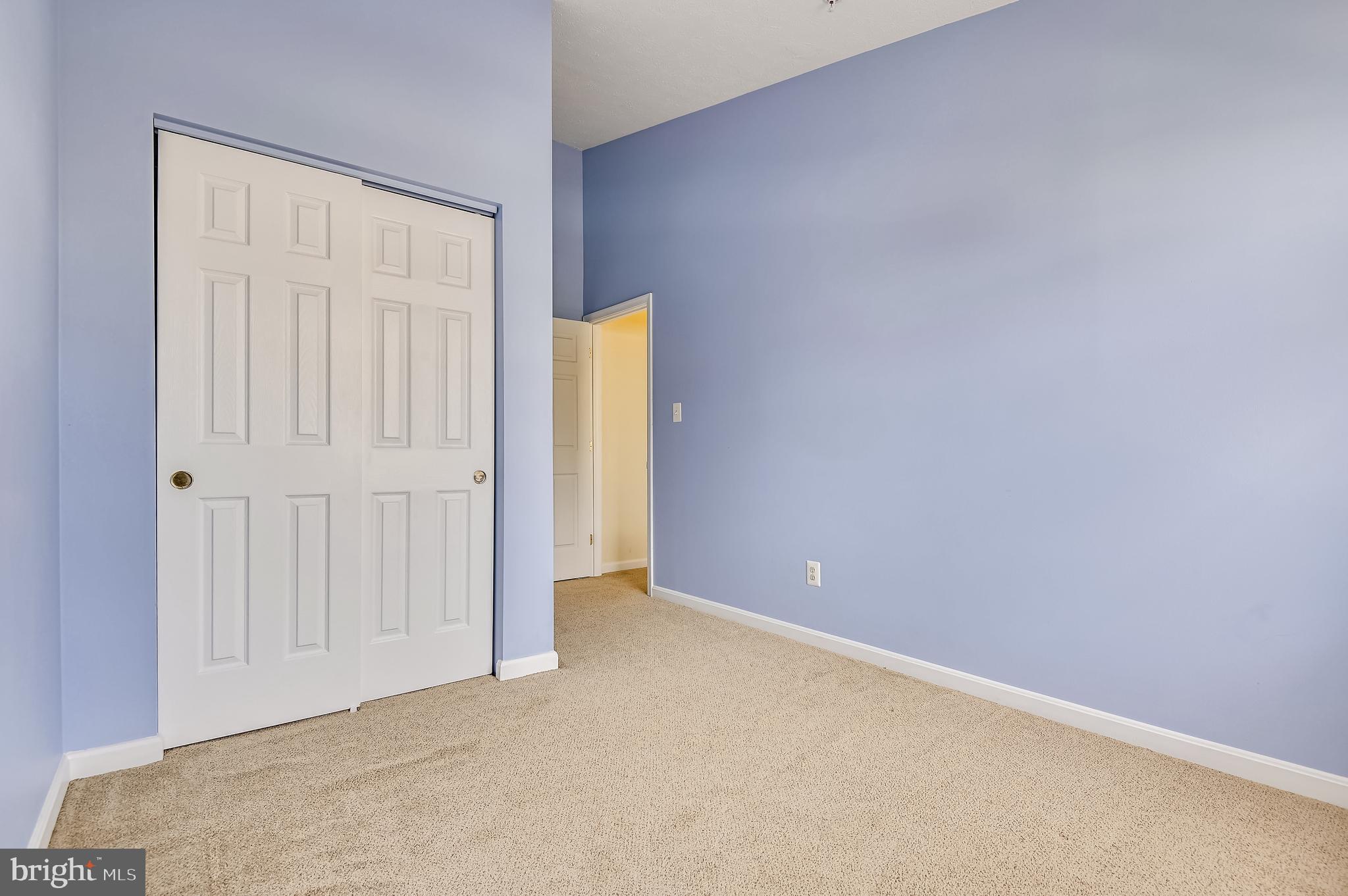 CONSTANT FRIENDSHIP - Residential