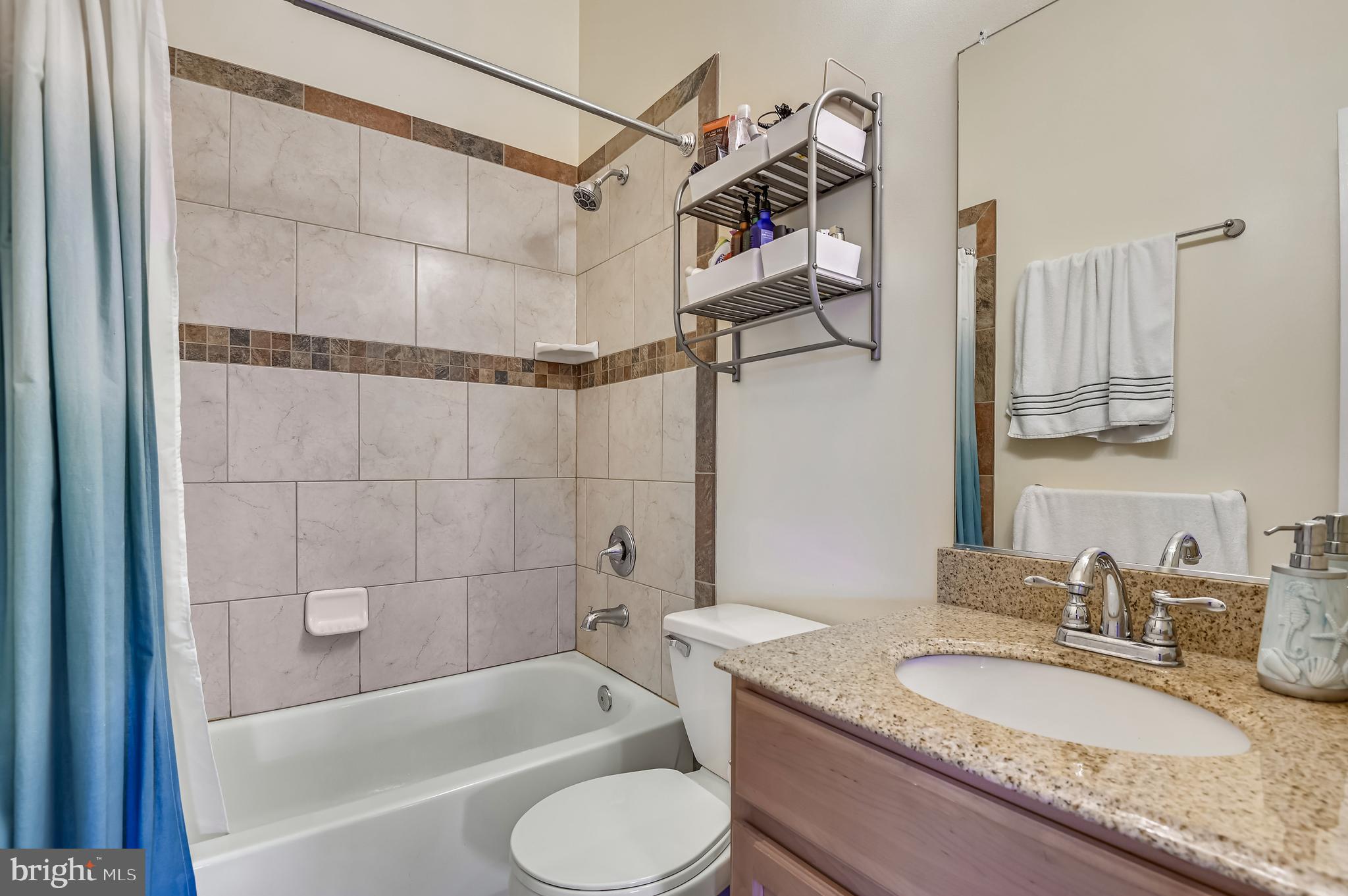 CONSTANT FRIENDSHIP - Residential