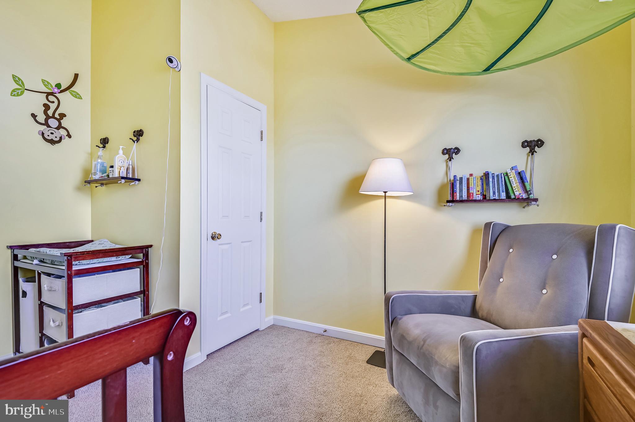 CONSTANT FRIENDSHIP - Residential