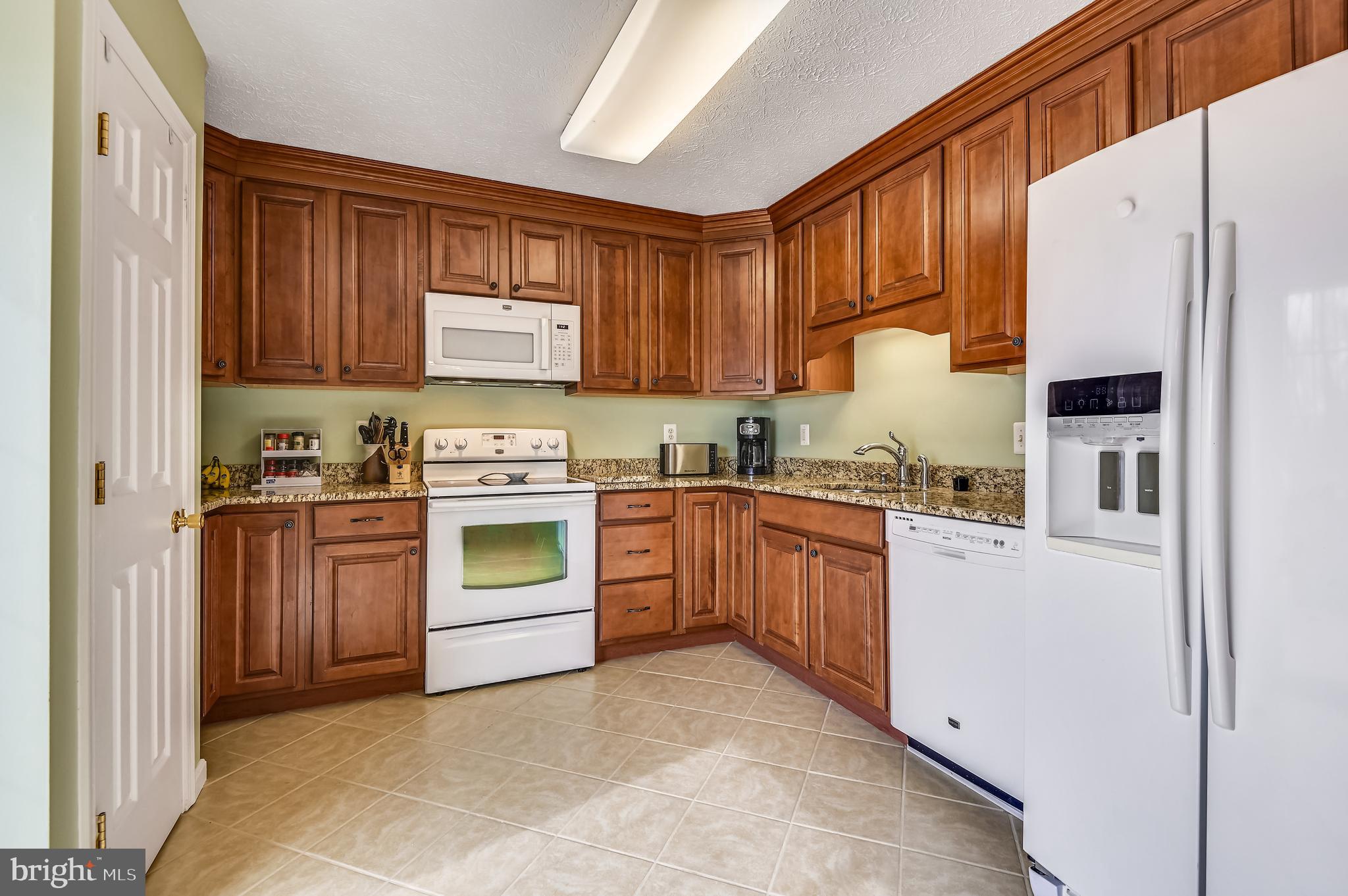 CONSTANT FRIENDSHIP - Residential