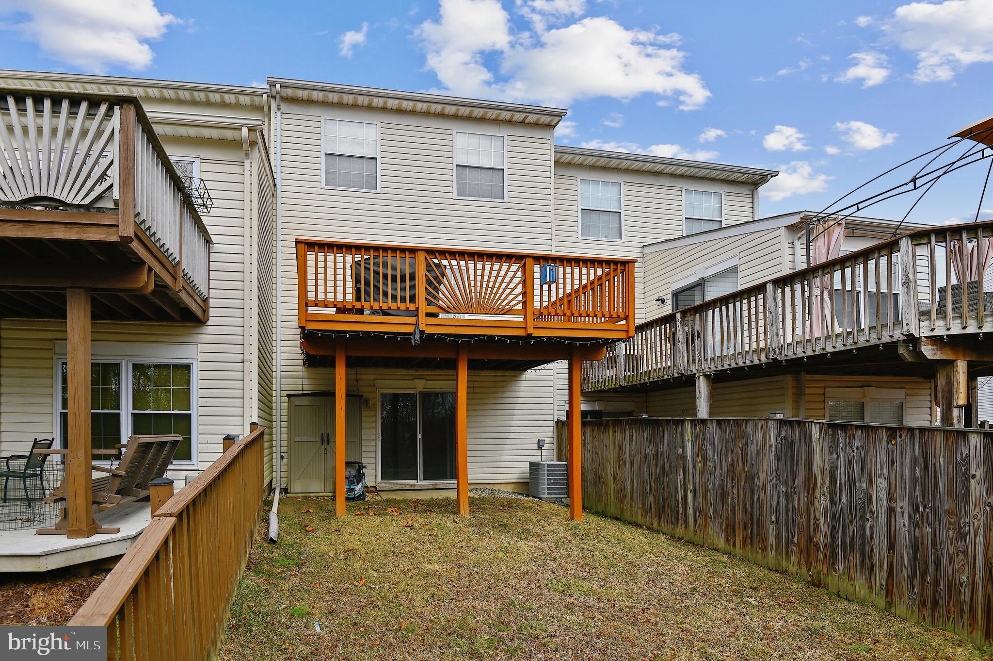 CONSTANT FRIENDSHIP - Residential