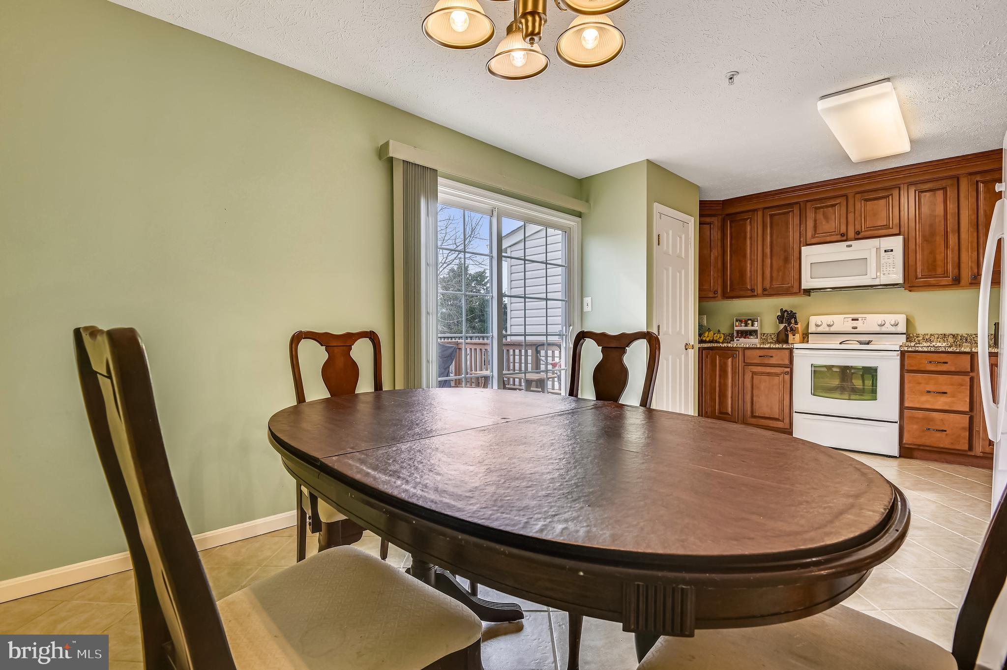 CONSTANT FRIENDSHIP - Residential