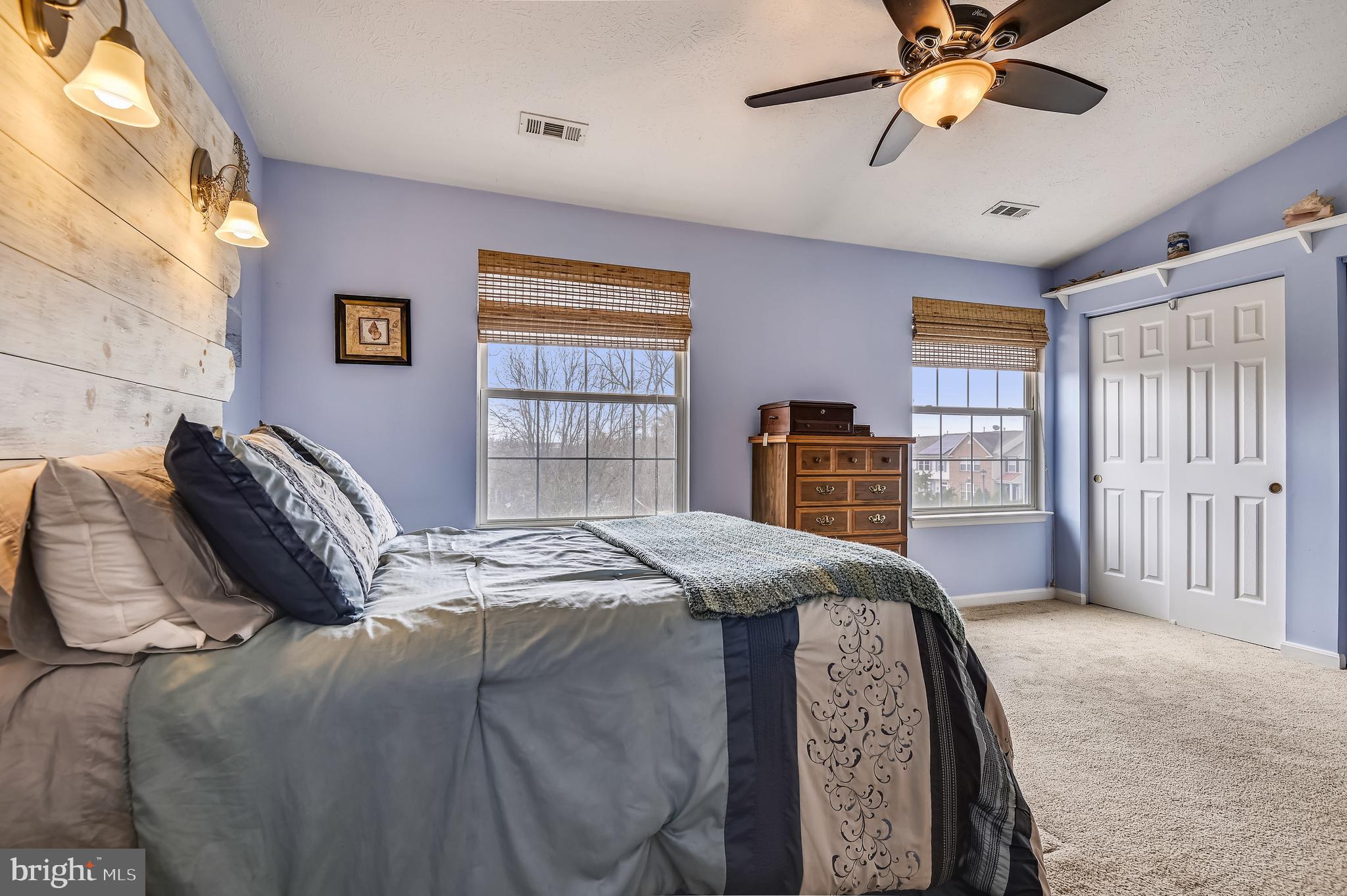 CONSTANT FRIENDSHIP - Residential