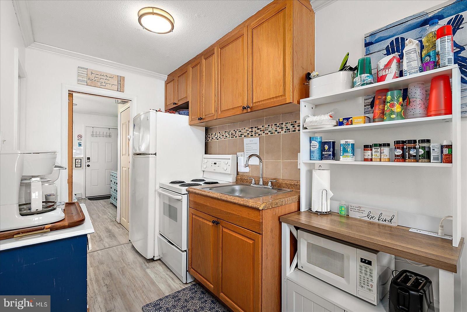 BAYSHORE ESTATES - Residential