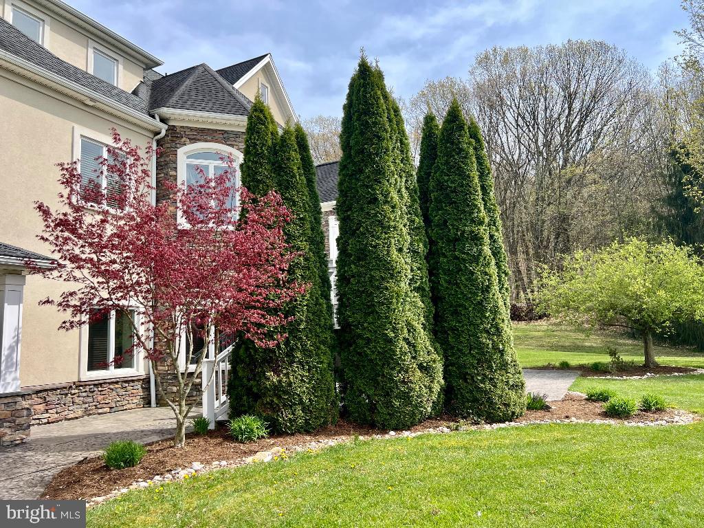 324 QUARRY DRIVE