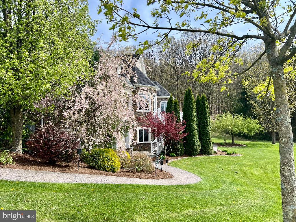 324 QUARRY DRIVE