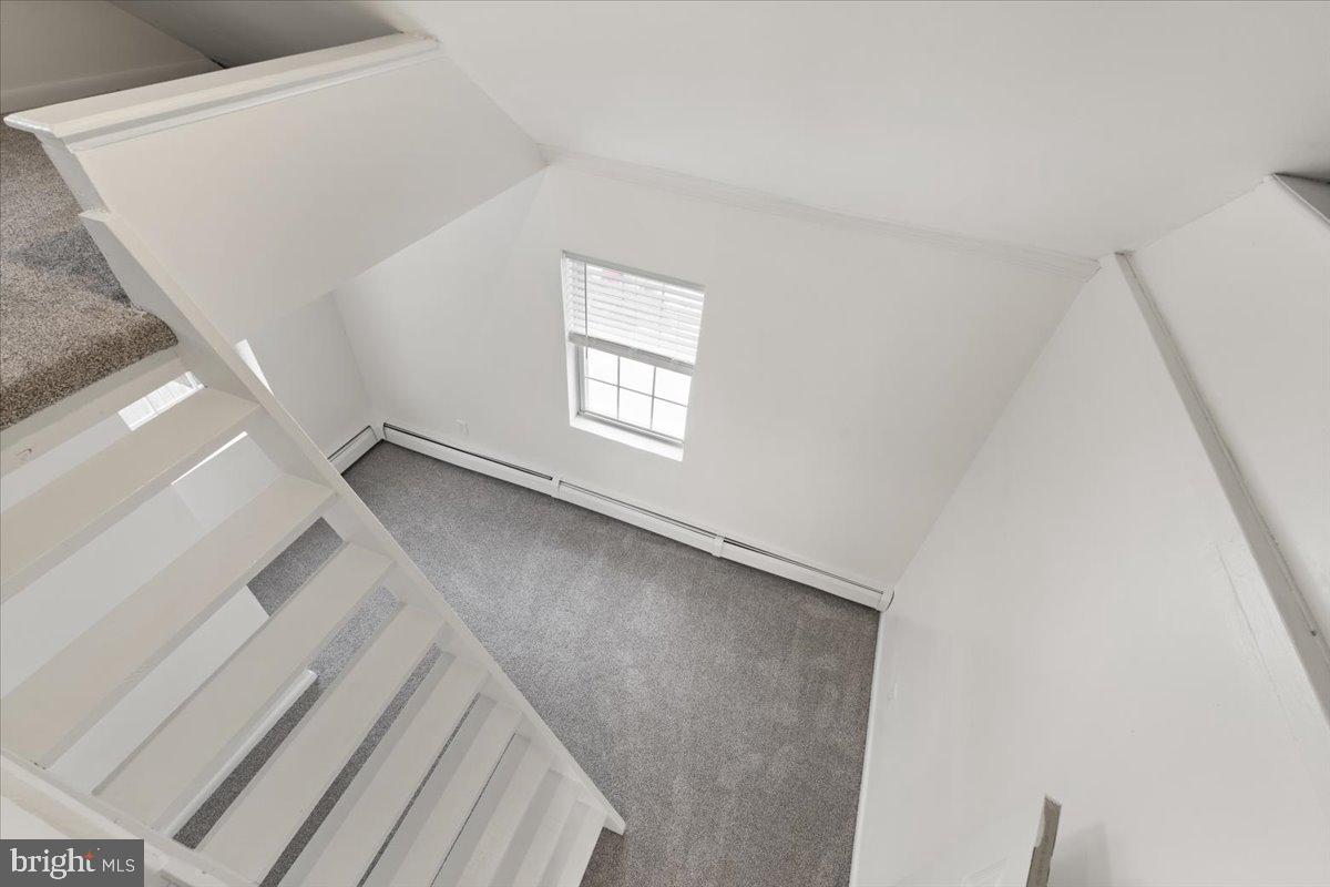 CRESTMONT - Residential