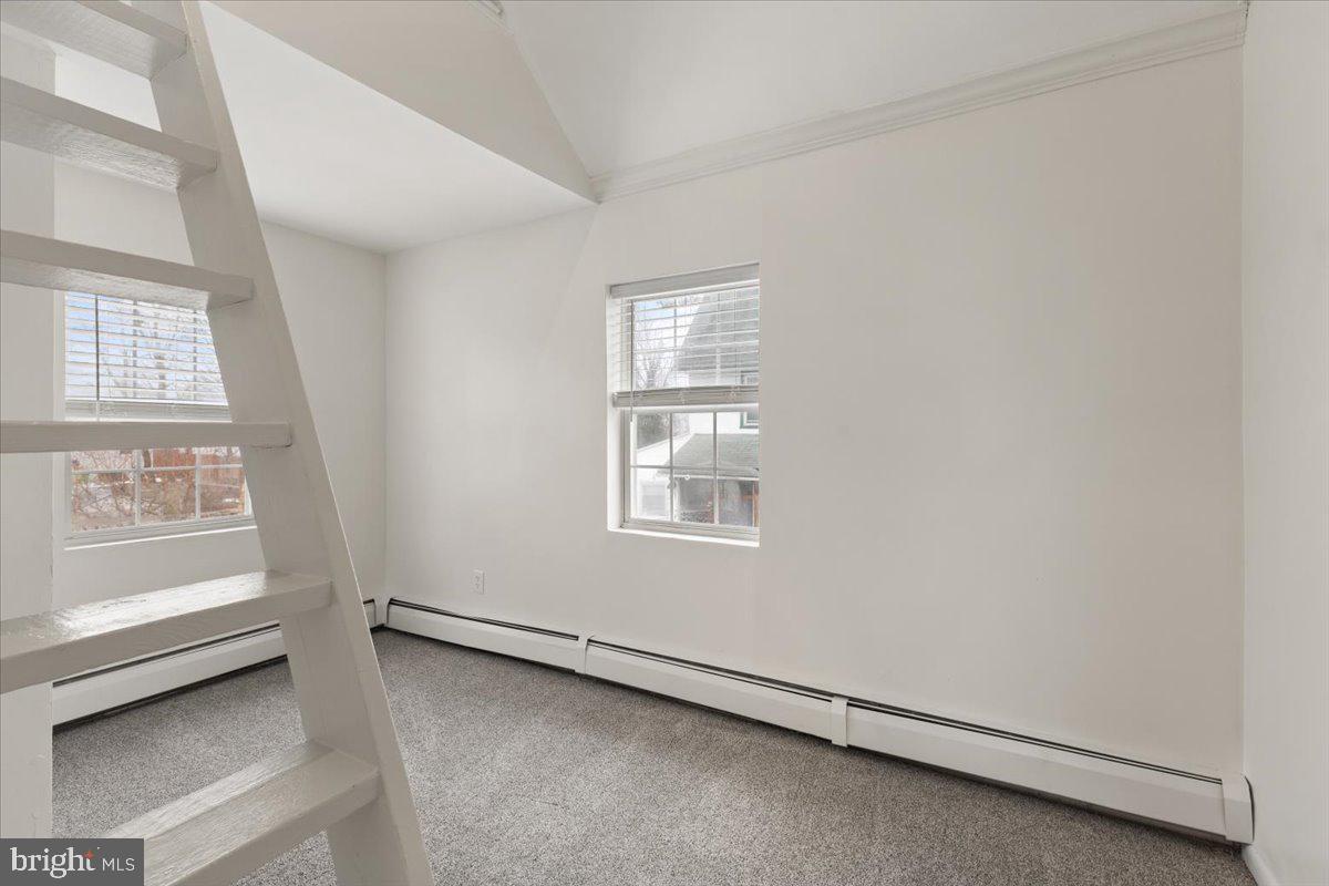 CRESTMONT - Residential