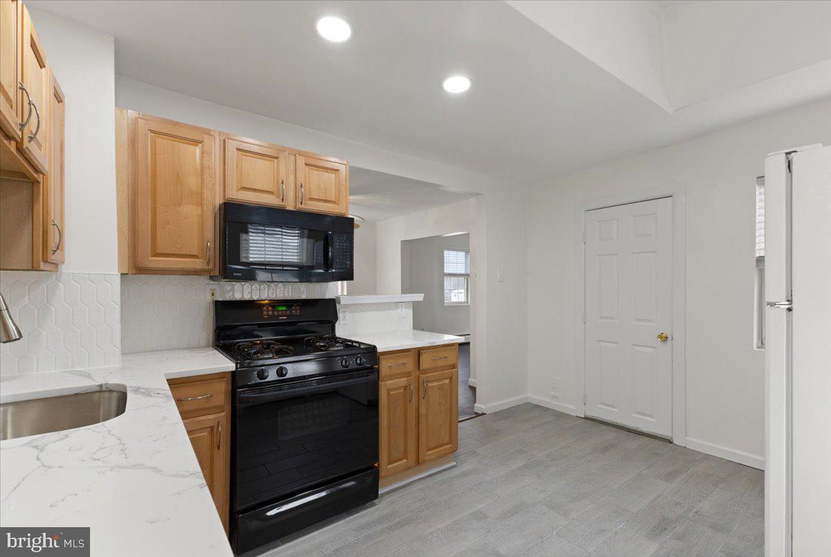 CRESTMONT - Residential