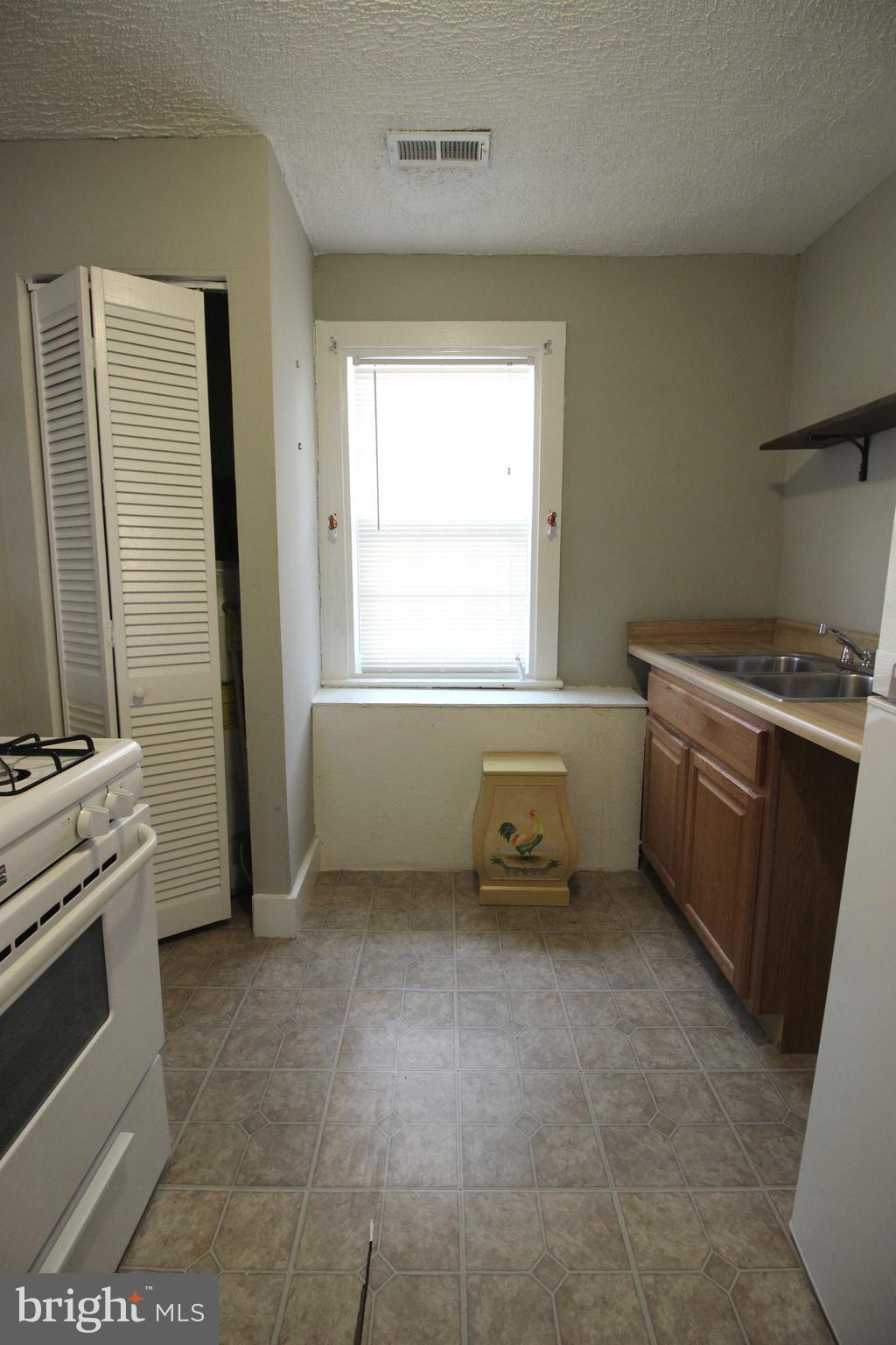 ALEXANDRIA - Residential Lease