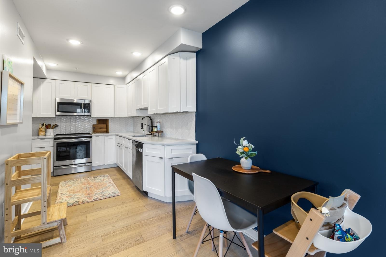 FRANCISVILLE - Residential Lease