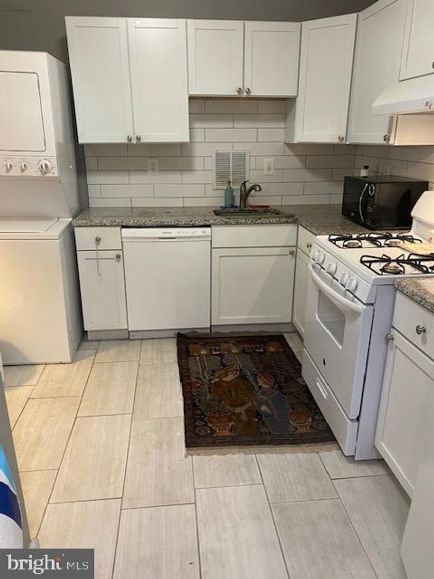 Large one bedroom washer/dryer inside