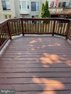 FAIR LAKES LAND BAY - Residential Lease