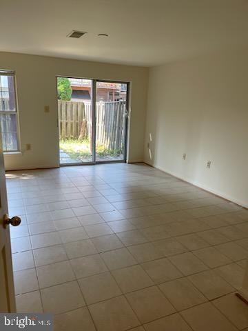 FAIR LAKES LAND BAY - Residential Lease