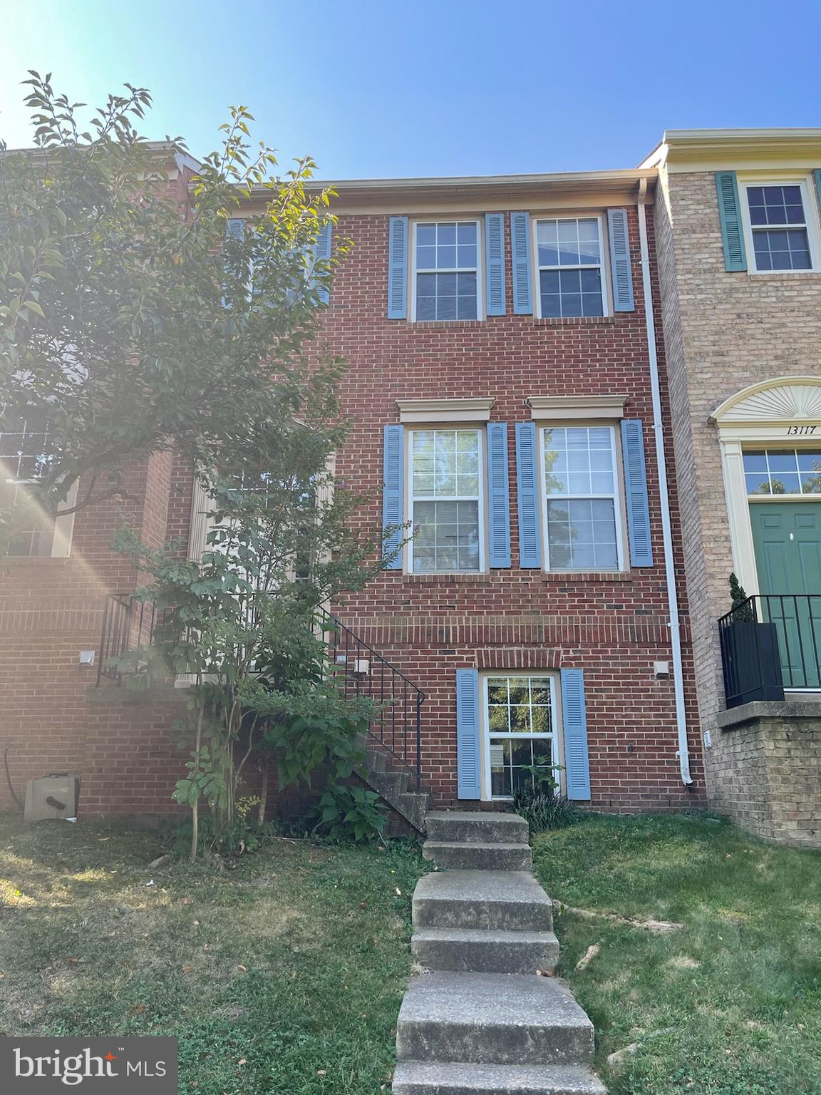 FAIR LAKES LAND BAY - Residential Lease