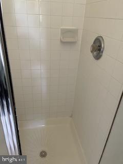 FAIR LAKES LAND BAY - Residential Lease