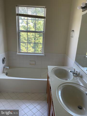 FAIR LAKES LAND BAY - Residential Lease