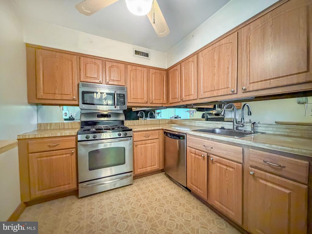 DELAIRE LANDING - Residential